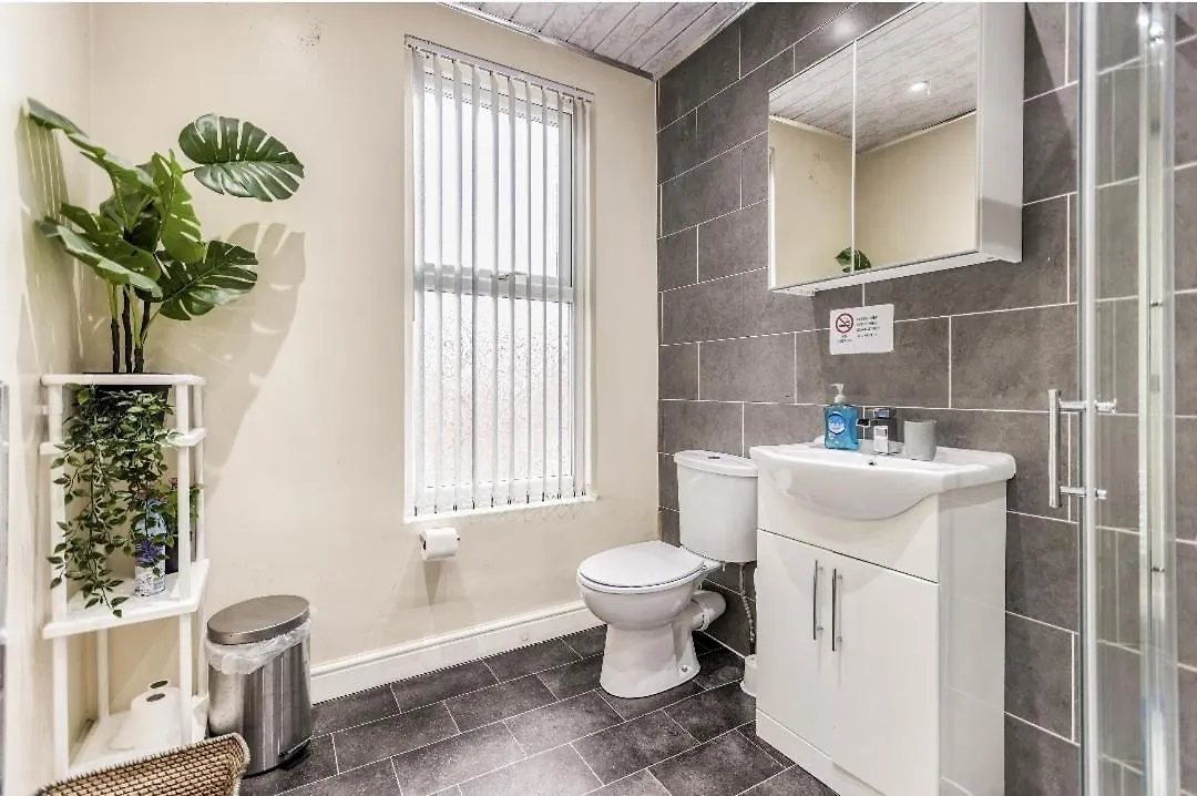 Homely Double Bed, Tv, Wi-Fi And Garden 利兹