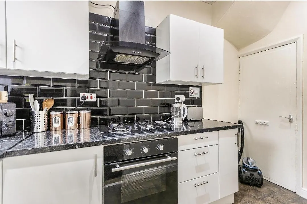 Homely Double Bed, Tv, Wi-Fi And Garden 利兹 0*,  英国